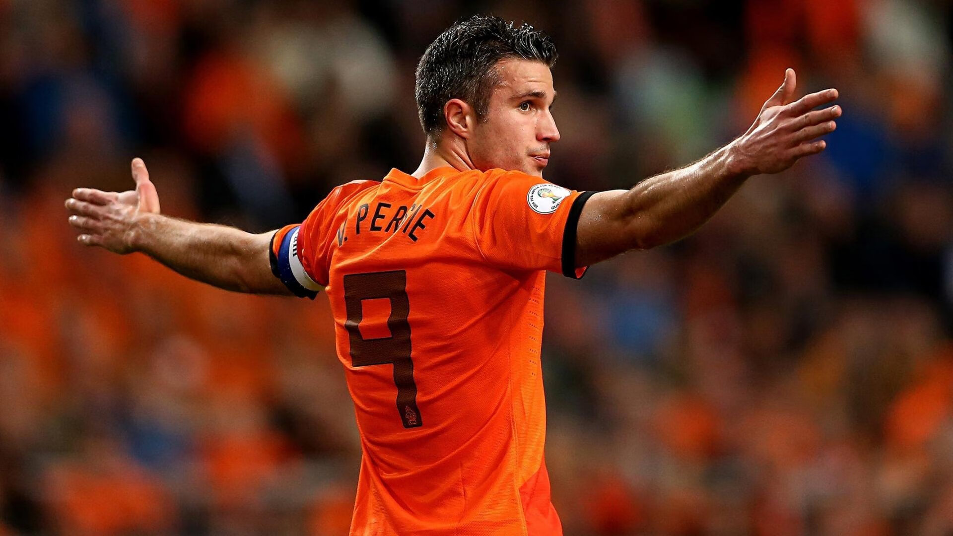 “高新体育中心:网球选手挑战赛场,激战正酣”